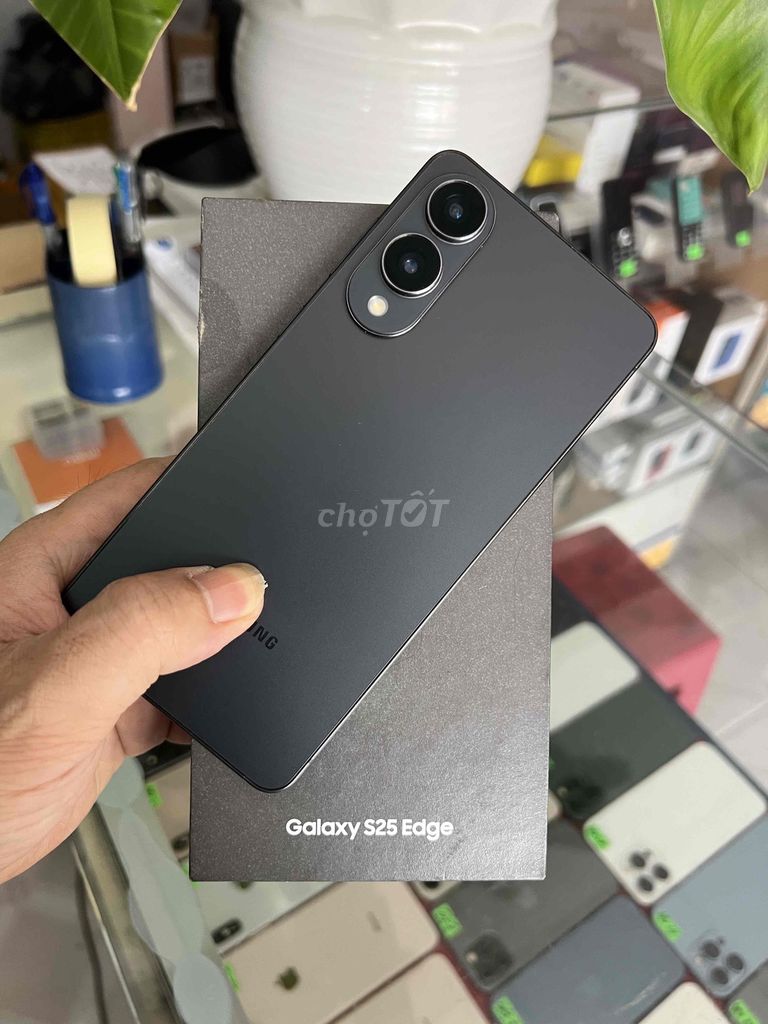 Samsung S25 Edge 5G 512GB Đen. Mua bán Điện thoại tại Thành phố Mỹ Tho Tiền Giang được đăng bởi Sanh Phone hình 1