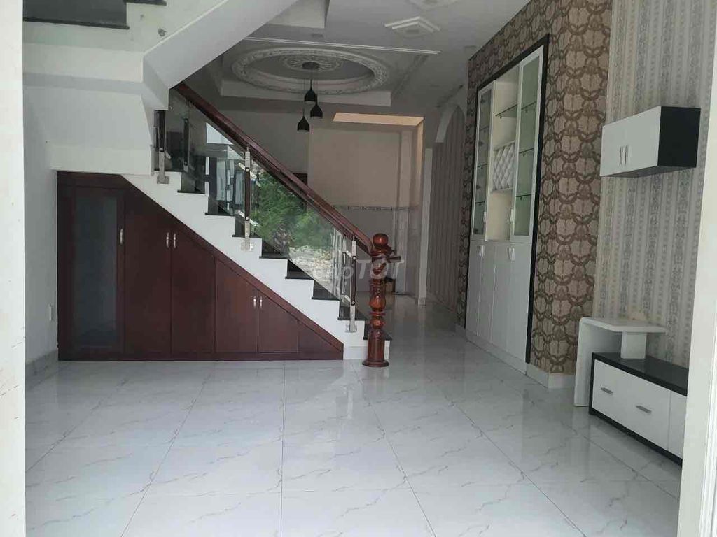 Bán Nhà Phố 55m2 , hxh 7m , Thị Trấn Nhà Bè 4,6m x 12m , nhà 4tầng st.