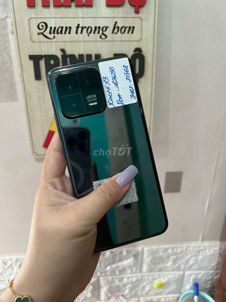 Xiaomi 13 12/256GB đen xách tay. Mua bán Điện thoại tại Thành phố Thủ Đức Tp Hồ Chí Minh được đăng bởi khôi hình 1
