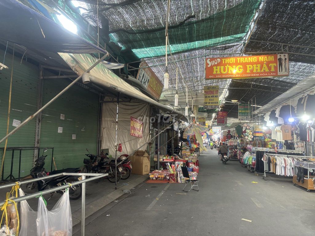 Cho thuê mặt bằng trong chợ 162m2 trong chợ đêm Hòa Lân sầm uất.