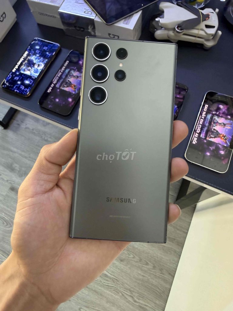 Samsung S23 Ultra 256GB Xám VN 2 sim zin full. Mua bán Điện thoại tại Thành phố Thủ Dầu Một Bình Dương được đăng bởi Ngọc Tây Tech hình 1