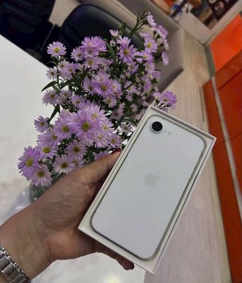 iphone17e 256gb trắng  qtế mỹ pin100 còn bht4/2027