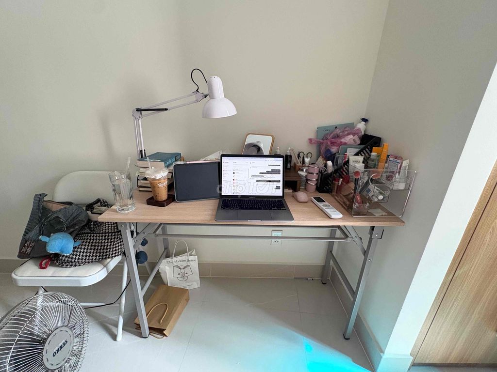 Bàn học Gỗ Vàng nhạt Gấp gọn. Mua bán Bàn ghế tại Quận Bình Thạnh Tp Hồ Chí Minh được đăng bởi Nở Nguyễn Thị Huyền hình 1