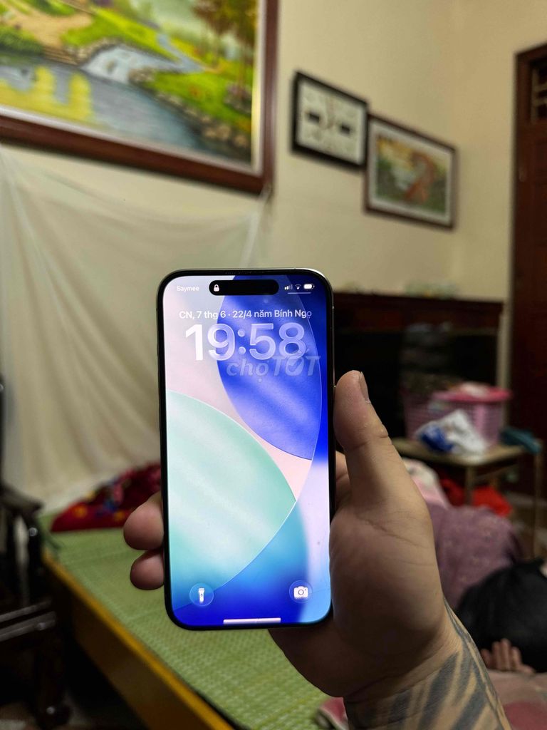 Khách cắm bỏ em cần bán iPhone 15 Pro 256GB Keng. Mua bán Điện thoại tại Quận Hà Đông Hà Nội được đăng bởi Quân Bất Động Sản Hà Đông hình 1