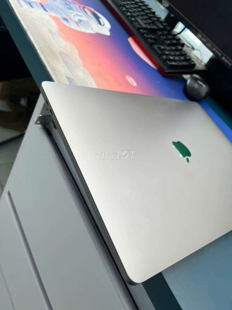 Apple MacBook Pro 2019 i7 15 inch 16/512. Mua bán Laptop tại Thành phố Thủ Dầu Một Bình Dương được đăng bởi Townie Nguyen hình 1