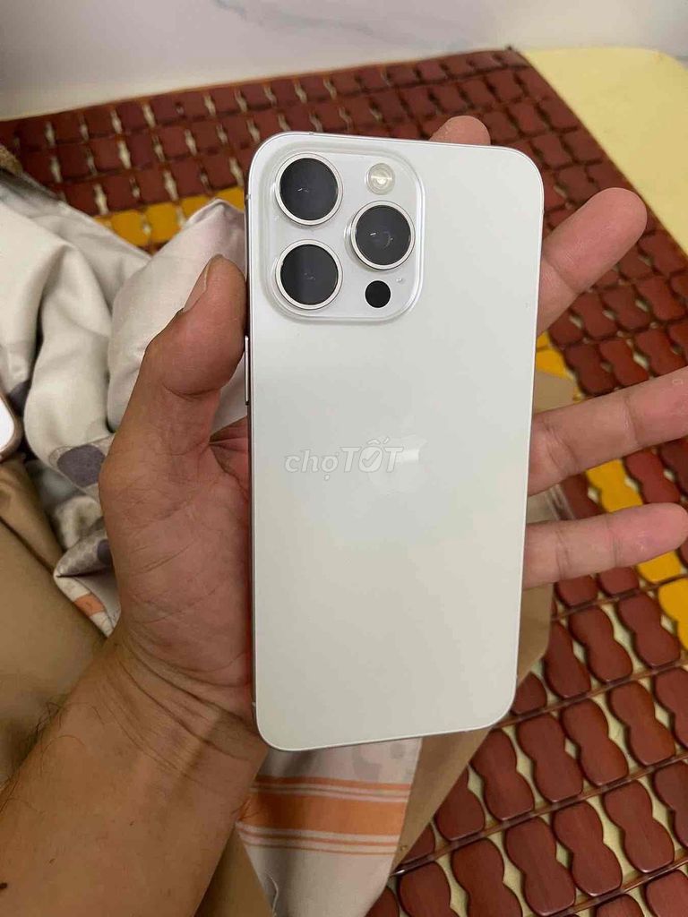 Apple iPhone 15 Pro Max Trắng Quốc tế chuẩn 256. Mua bán Điện thoại tại Quận Bình Thuỷ Cần Thơ được đăng bởi Apple quốc tế hình 1