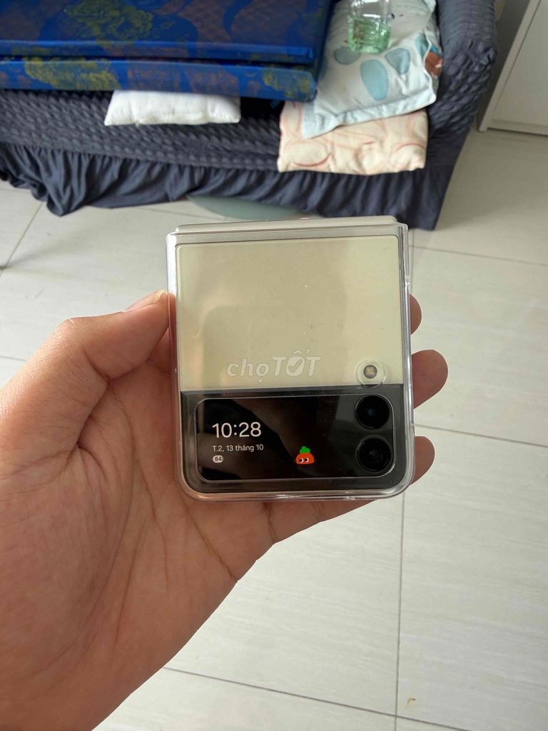 cần bán gấp zflip 3 256G màn xước phim nhỏ. Mua bán Điện thoại tại Thành phố Thủ Đức Tp Hồ Chí Minh được đăng bởi Tran Anh Tu hình 1