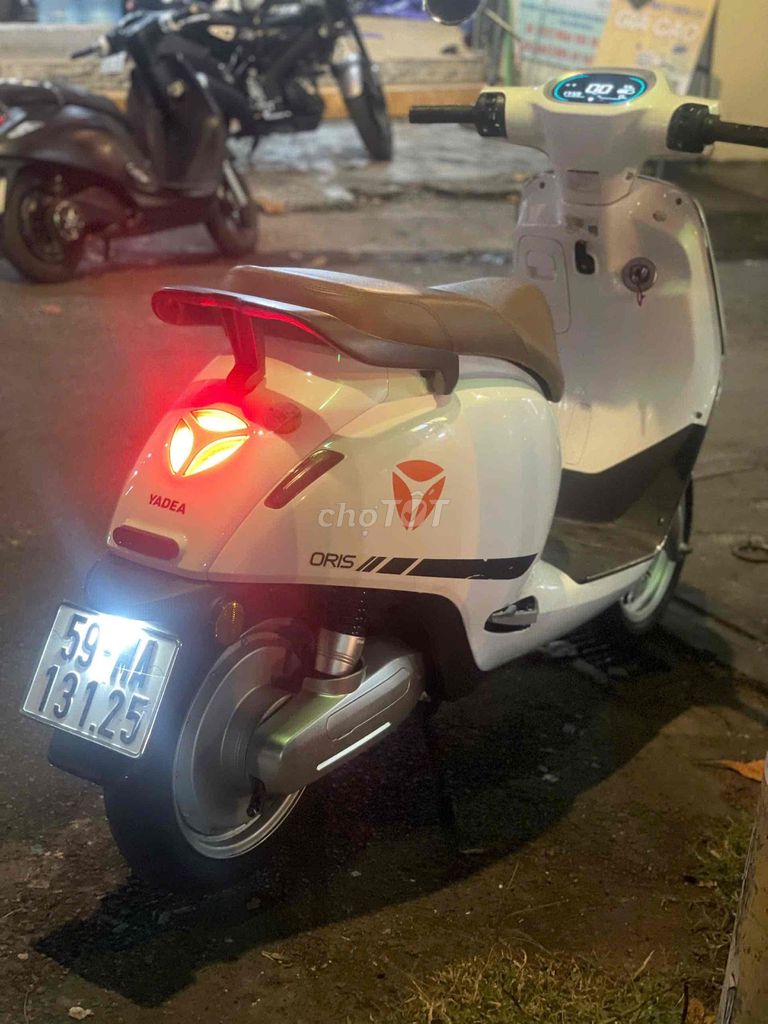 Xe máy điện Yadea Oris Trắng. Mua bán Xe điện tại Quận Tân Phú Tp Hồ Chí Minh được đăng bởi PHẠM TUẤN MUA BÁN XE ĐIỆN hình 1