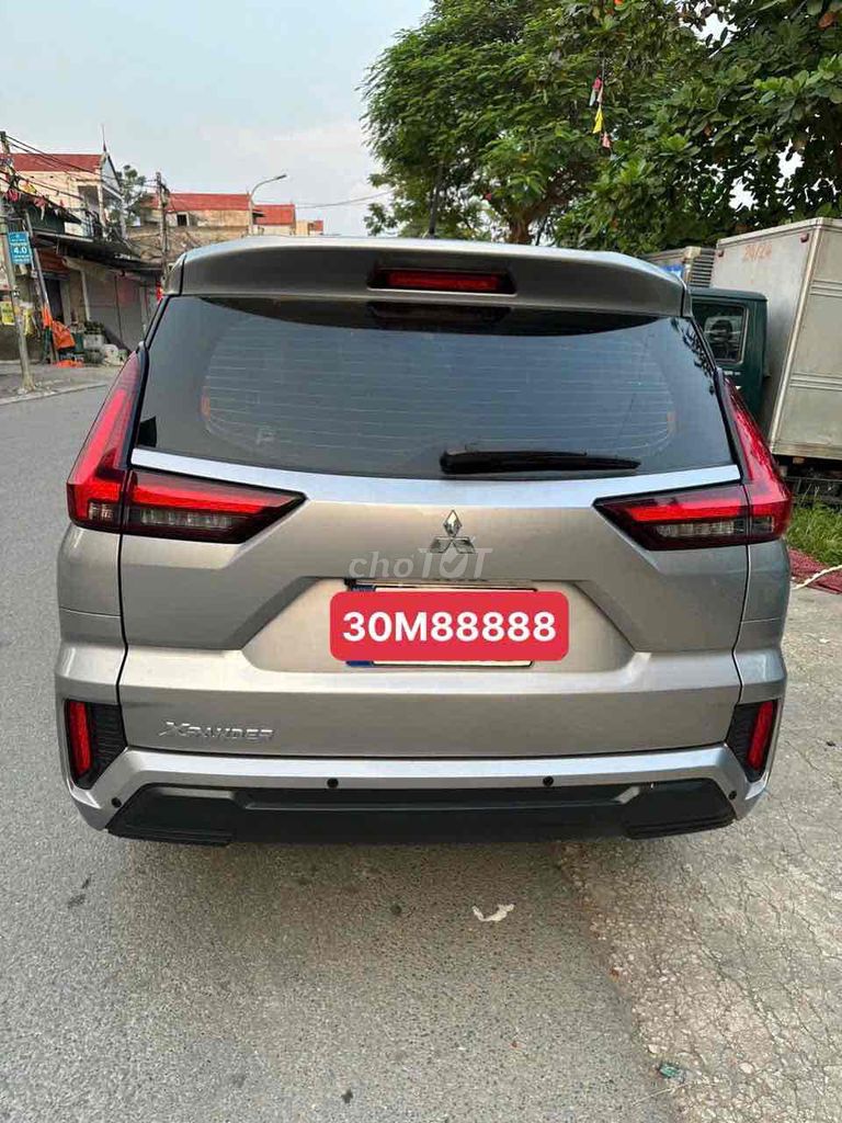 Mitsubishi Xpander 2023 Автомат Серебристый