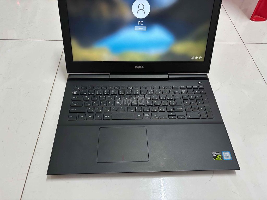 Dell Inspiron 15 7000 i7 7700HQ 16g 256g SSD 1050T