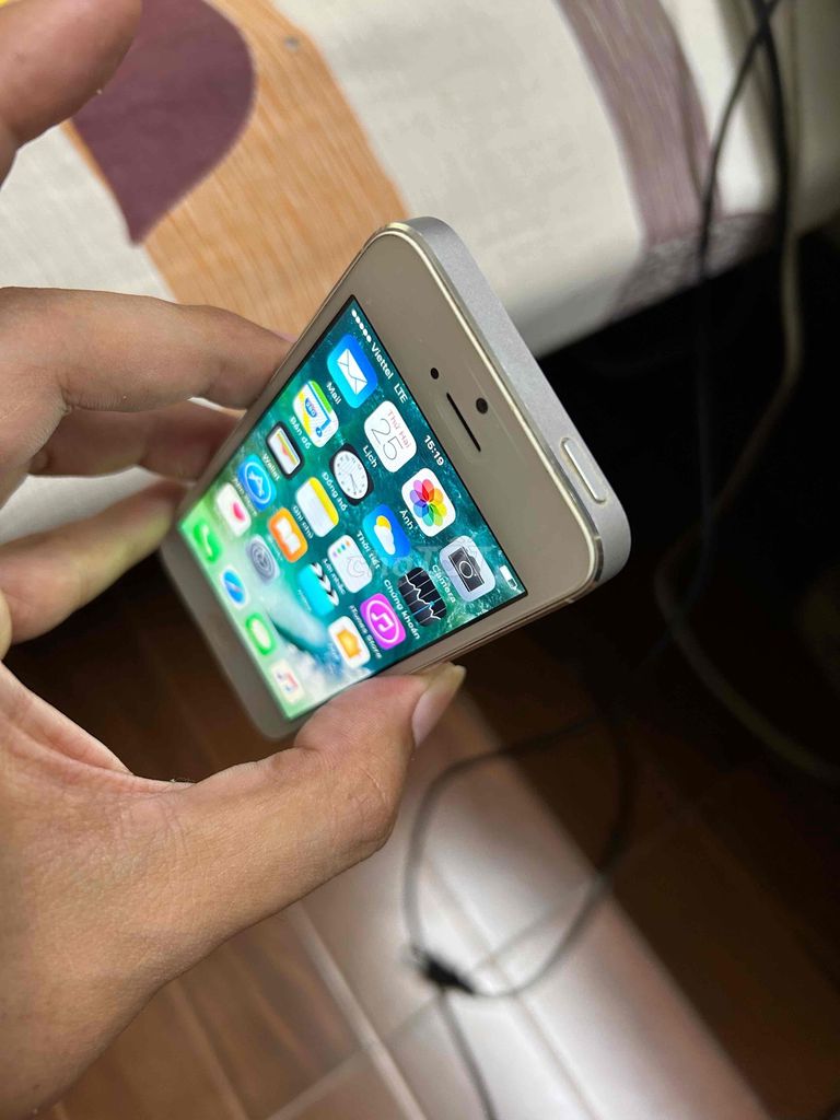 Apple iPhone 5G Trắng. Mua bán Điện thoại tại Quận Hoàn Kiếm Hà Nội được đăng bởi nguyễn trung kiên  hình 1