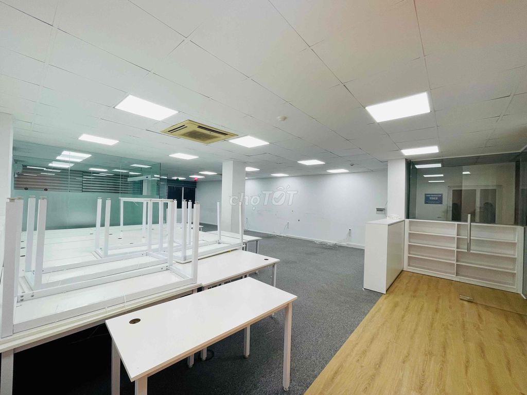 Cho thuê văn phòng tại Huỳnh Thúc Kháng 145m2 giá 27t full đồ