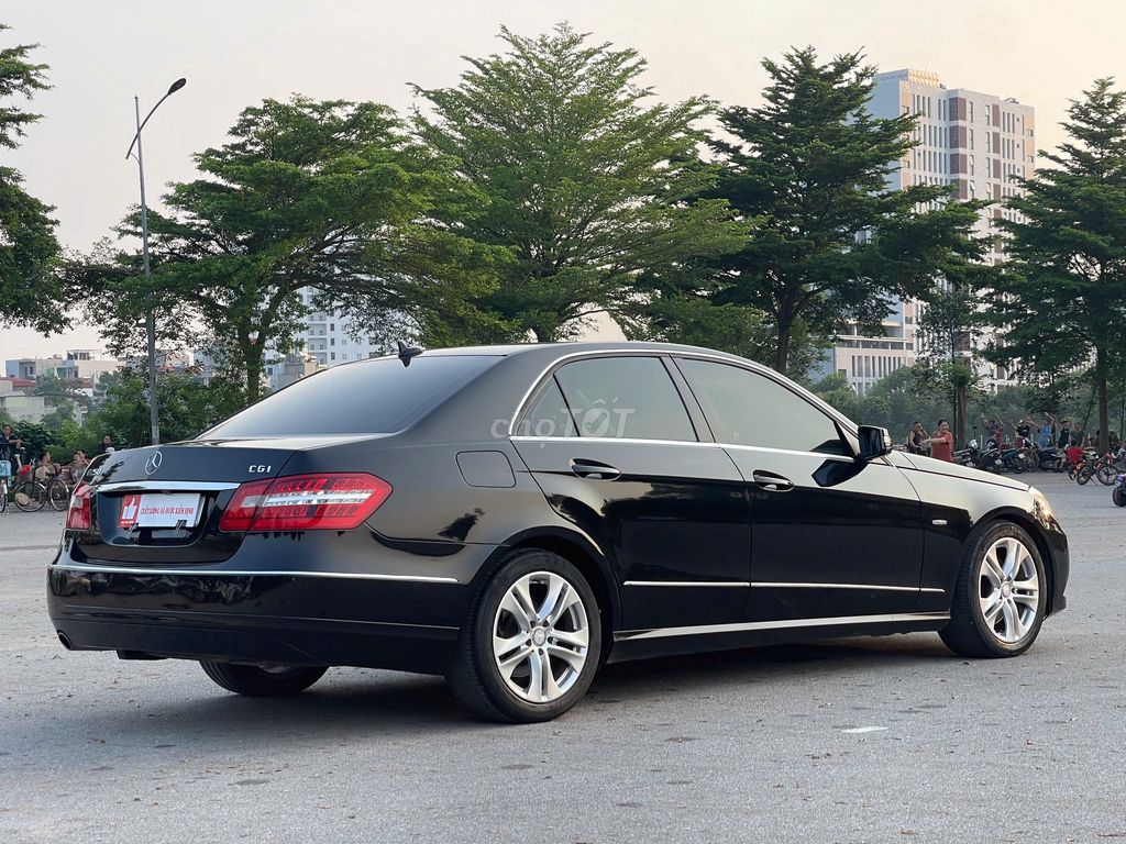 Mercedes Benz E Class 2010 E250 xe còn zin nhiều. Mua bán Ô tô tại Quận Thanh Xuân Hà Nội được đăng bởi Vạn Phát  Auto hình 3