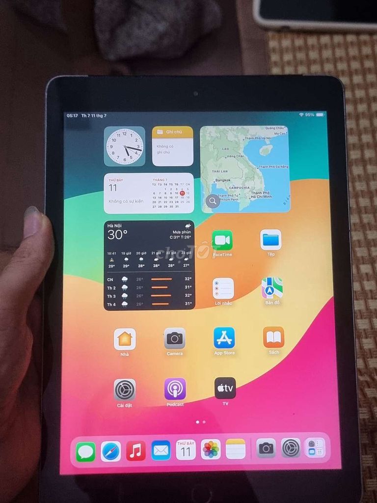 Apple iPad Gen 6 32GB Wifi, 4G Bạc. Mua bán Máy tính bảng tại Quận Thanh Xuân Hà Nội được đăng bởi Tan hình 1