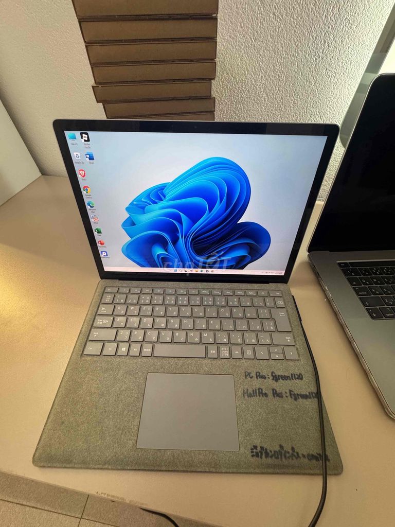 Microsoft Surface Laptop 2 Xám Đã sử dụng. Mua bán Laptop tại Thành phố Thanh Hóa Thanh Hóa được đăng bởi Đỗ Huy Hùng  hình 1