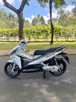 Cần bán AirBlede Fi trắng zin đẹp. Mua bán Xe máy tại Thành phố Sa Đéc Đồng Tháp được đăng bởi Binh