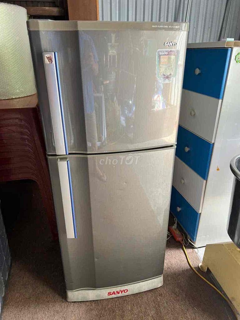 Tủ lạnh Sanyo Xám tiết kiệm điện. Mua bán Tủ lạnh tại Quận Hà Đông Hà Nội được đăng bởi Đồ Cũ Nguyễn Hưng hình 1