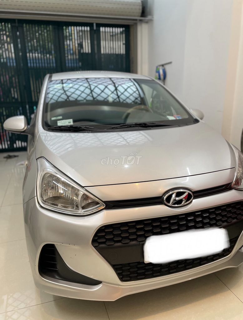 Hyundai Grand i10 механика серебристый 43555 км