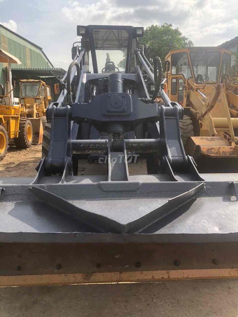 Cần bán xúc lật Komatsu wr 11