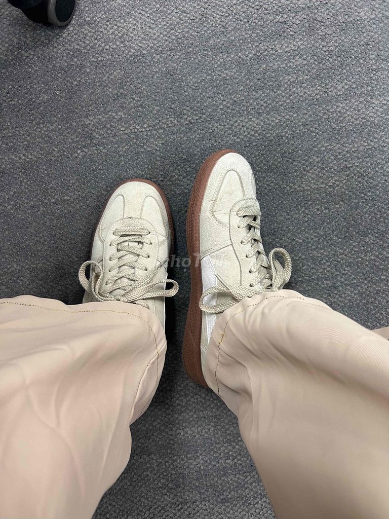 Giày thể thao Puma Nữ Trắng kem size 38. Mua bán Giày dép tại Quận Nam Từ Liêm Hà Nội được đăng bởi Phúc Nguyễn hình 1