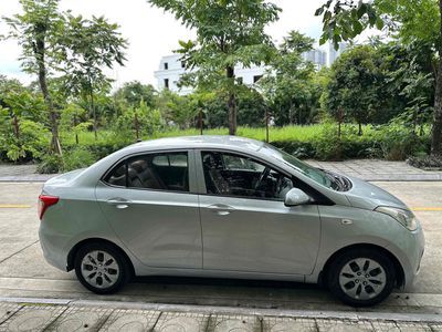 Hyundai Grand i10 Số sàn Bạc 5 chỗ