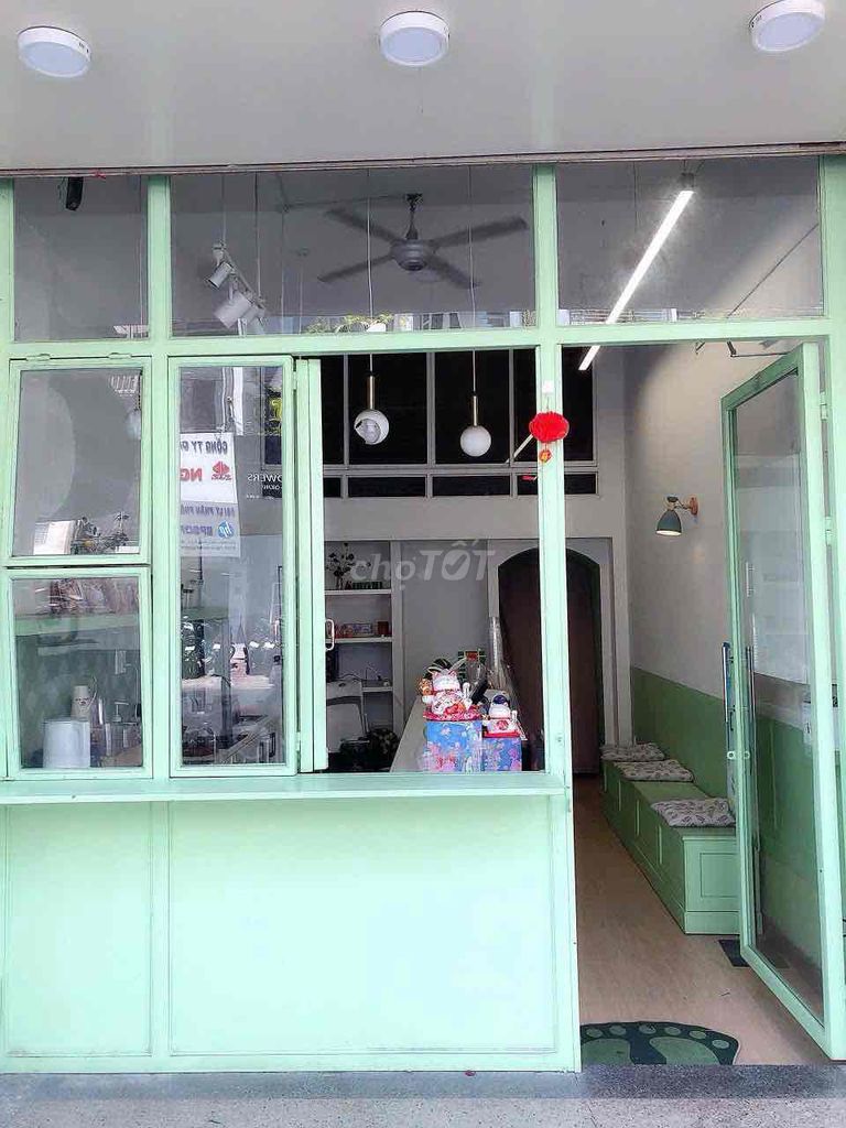 Tuyển Nv quán cafe trà sữa takeaway