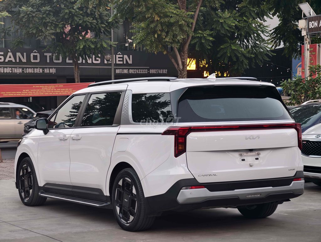 Kia Carnival 2024 2.2D Luxury - màu trắng. Mua bán Ô tô tại Quận Long Biên Hà Nội được đăng bởi BON AUTO hình 4