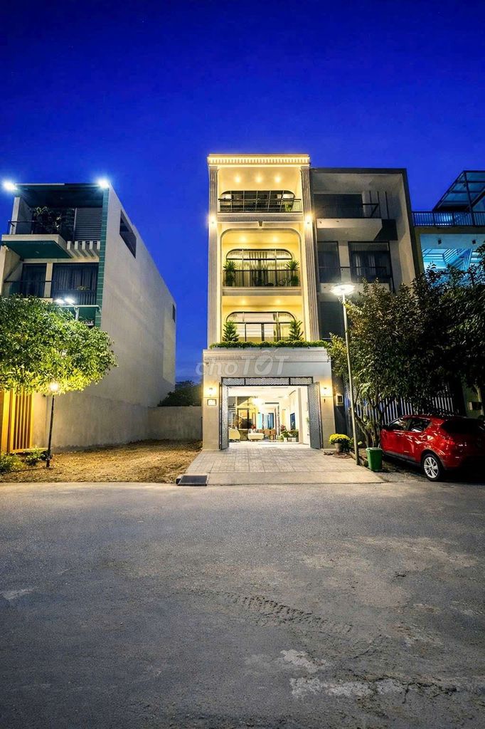 NHÀ QUẬN 7 CÓ THANG MÁY, KẾ BÊN PHÚ MỸ HƯNG