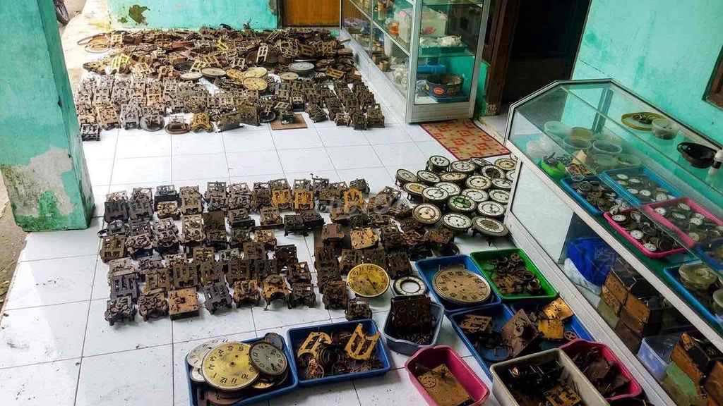 Dịch vụ phục hồi đồng hồ Cuckoo. Dịch vụ tại Quận 1 Tp Hồ Chí Minh được đăng bởi TRẦN NGỌC PHÁT hình 1