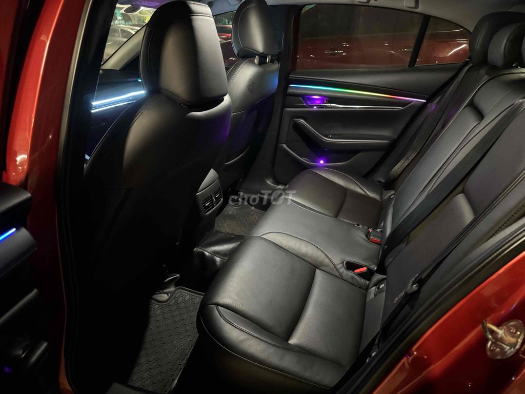 Mazda 3 1.5 Luxury 2023 красный, 40 тыс. км