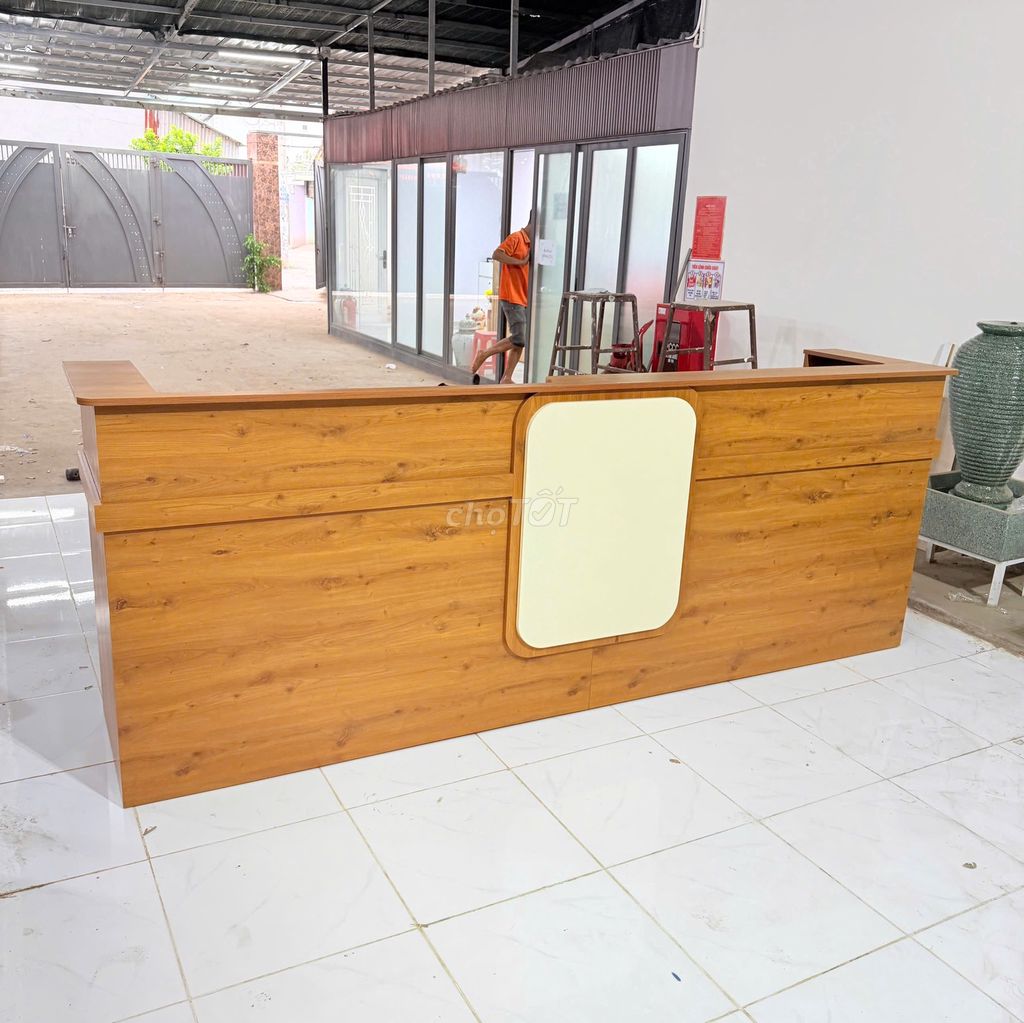 Quầy lễ tân Gỗ công nghiệp Vàng vân gỗ đóng mới. Mua bán Đồ chuyên dụng, Giống nuôi trồng tại Quận Bình Thạnh Tp Hồ Chí Minh được đăng bởi Shop Nội thất Phú Nhàn hình 1