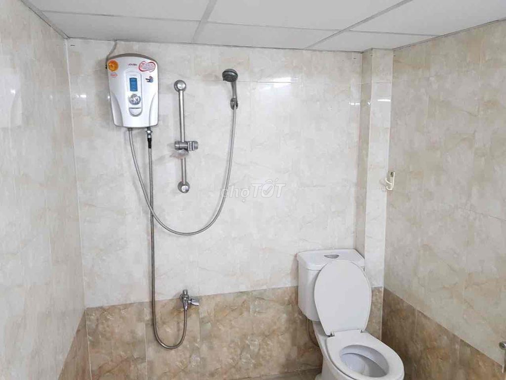 cho thuê nhà hẽm ba gác gần hutech, gần ngã tư hàng xanh, 2pn 2wc