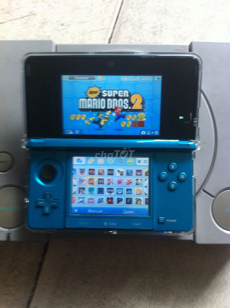 - Nintendo 3DS 64gb