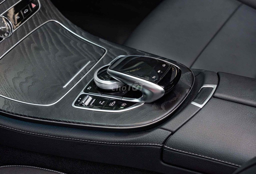 LONG ANH AUTO về Mercedes E200 SPORT 2019 Limited. Mua bán Ô tô tại Quận 7 Tp Hồ Chí Minh được đăng bởi LongAnh AuTo  hình 9