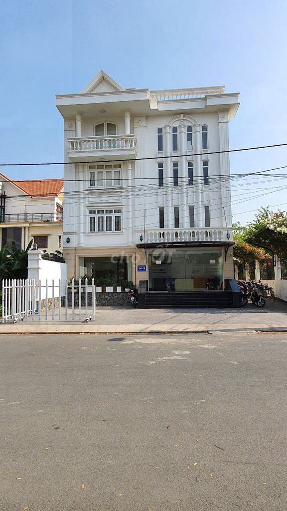 Toà nhà Mặt tiền đường Hiệp Bình Chánh ngay Gigamall, Phạm Văn Đồng