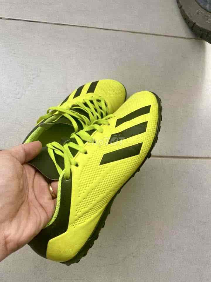 Giày đá bóng adidas chính hãng size 39