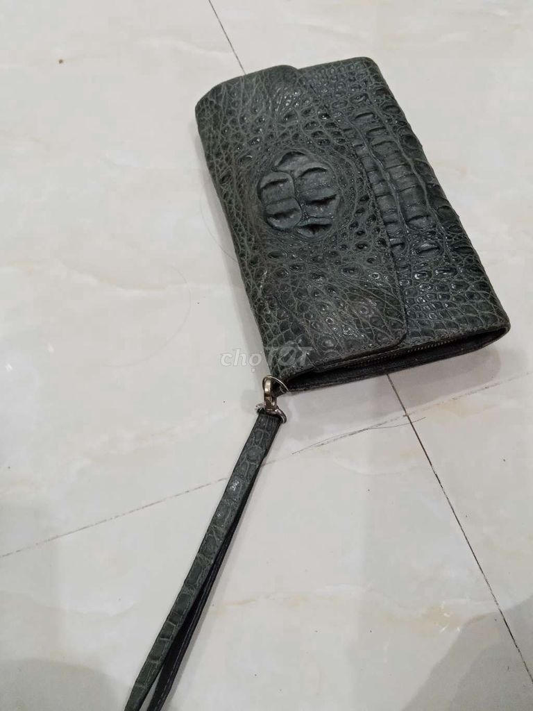 Ví cầm tay da cá sấu xám. Mua bán Túi xách tại Thành phố Huế Thừa Thiên Huế được đăng bởi shop QM  hình 1