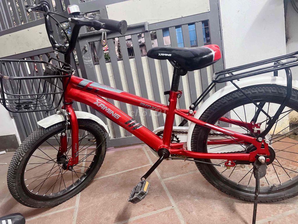 Xe đạp trẻ em XAMING Đỏ 18 inch Mới 99%. Mua bán Xe đạp tại Quận Hoàng Mai Hà Nội được đăng bởi Nhung hình 3