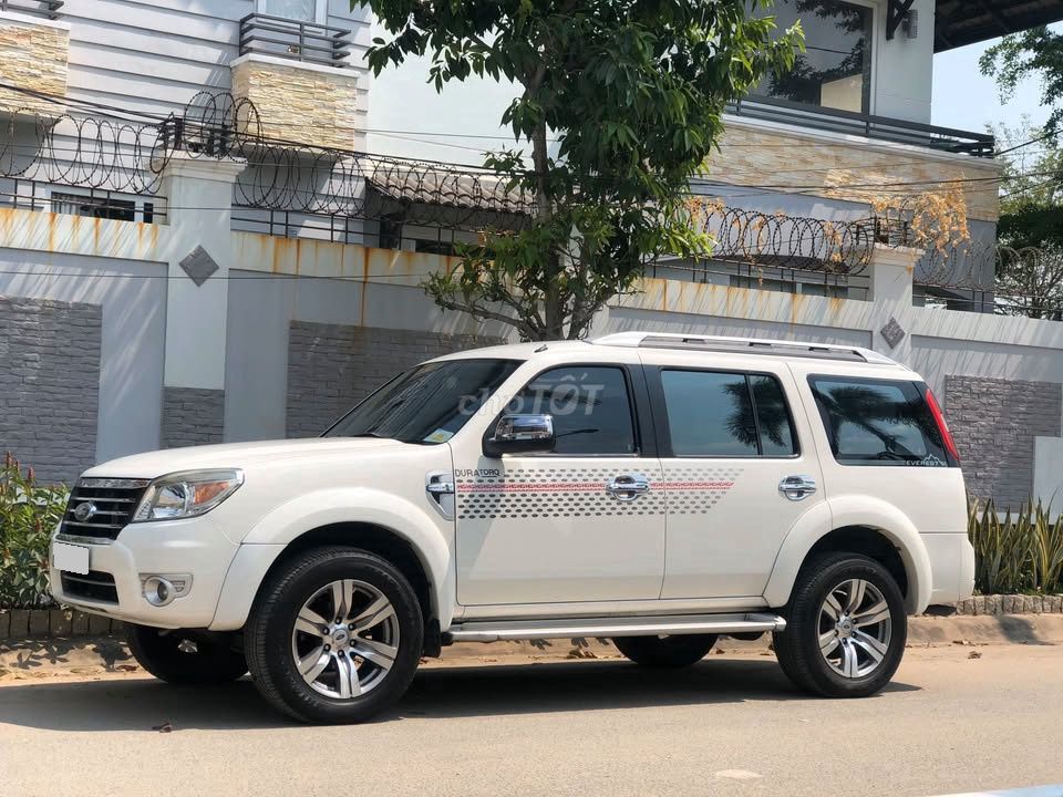 Ford Everest model 2011 máy dầu số tự động. Mua bán Ô tô tại Quận Gò Vấp Tp Hồ Chí Minh được đăng bởi Thu 381 hình 3