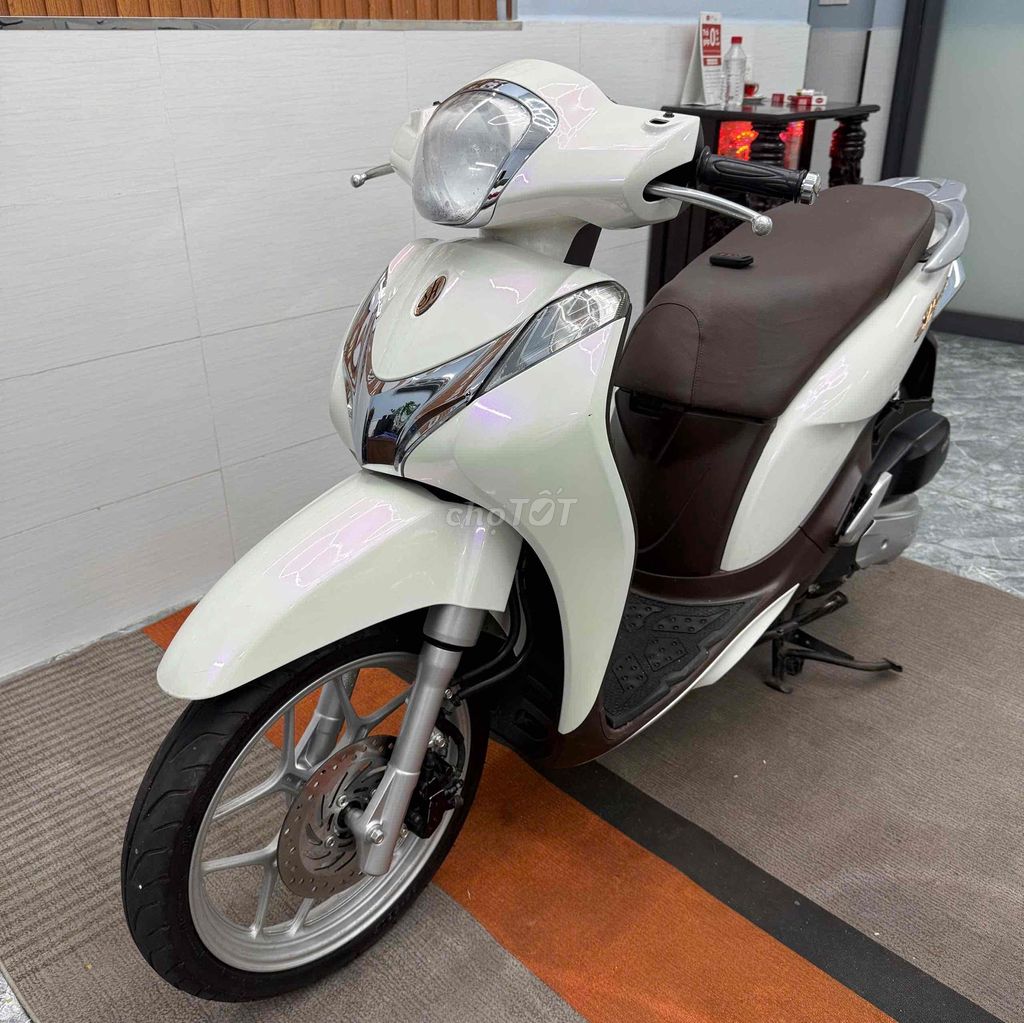 SH MODE TRẮNG ÁNH TÍM BSTP KHOÁ SMK CHÍNH CHỦ. Mua bán Xe máy tại Quận Bình Tân Tp Hồ Chí Minh được đăng bởi Hữu Trọng hình 2