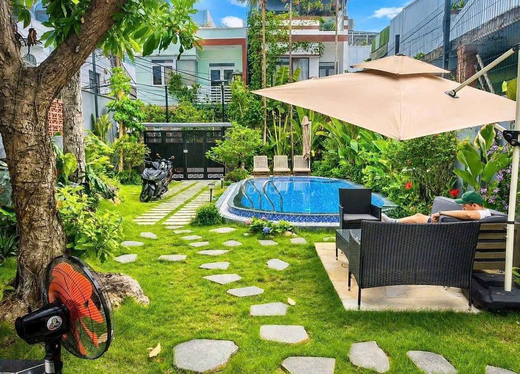 Rent · 5 bd · 300 м² · Quận Ngũ Hành Sơn, ул. Đường Chế Lan Viên
