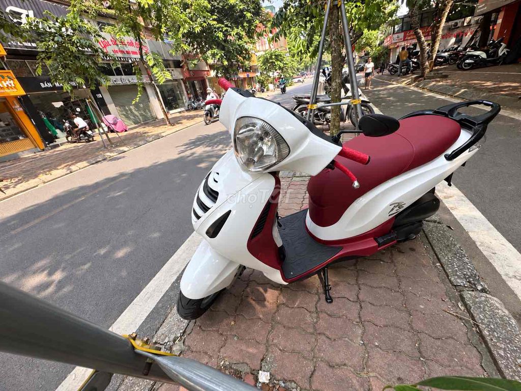 Скутер Honda PS 150i белый, красный