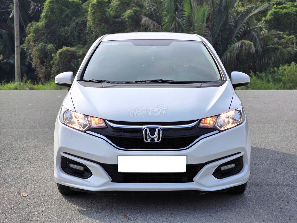 Honda Jazz 2018 màu trắng,ko đâm đụng,có bảo hành