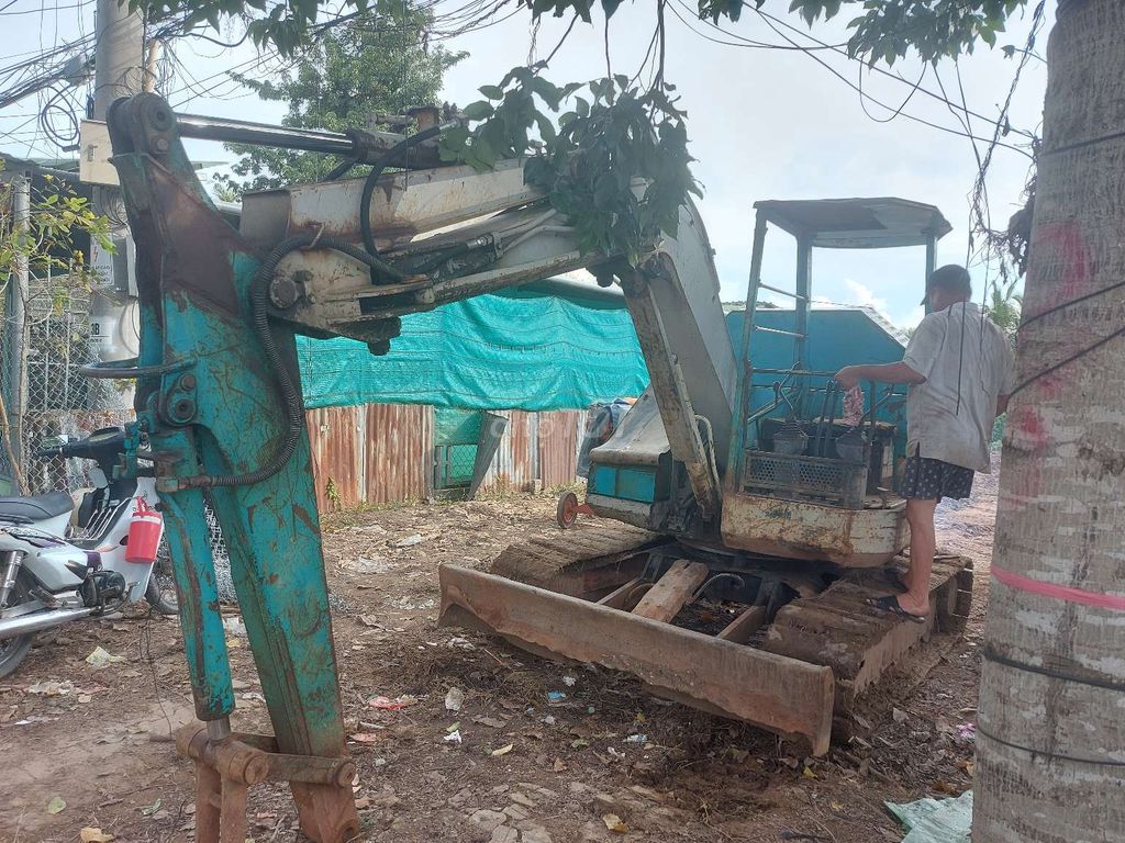 KOMATSU PC50UU ZIN bãi. Mua bán Phương tiện khác tại Huyện Cái Bè Tiền Giang được đăng bởi AN hình 5