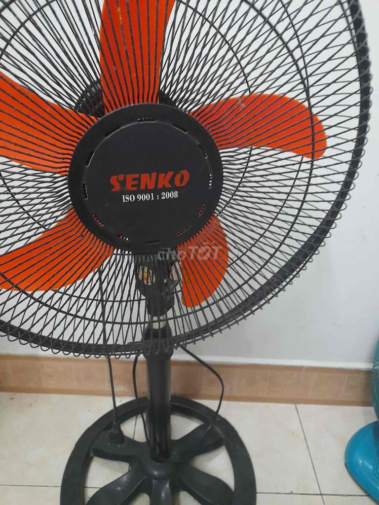 Quạt đứng SENKO Cam. Mua bán Quạt tại Quận Ngũ Hành Sơn Đà Nẵng được đăng bởi Cô Tươi hình 1