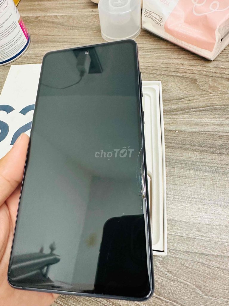Samsung S20 FE 256gb chính hãng thế giới di động. Mua bán Điện thoại tại Quận Liên Chiểu Đà Nẵng được đăng bởi Nguyen Hoang hình 1
