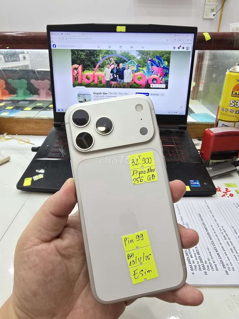 iPhone 17 Pro Max 256GB Bạc. Mua bán Điện thoại tại Thành phố Long Xuyên An Giang được đăng bởi Facebook Cầm Đồ Thúy Vân hình 1