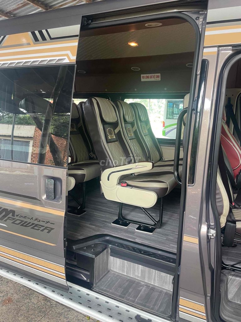 Ford Transit 2018 16 Chỗ 2.4 Diesel   - 180000 km. Mua bán Ô tô tại Thành phố Vị Thanh Hậu Giang được đăng bởi truyen hình 3