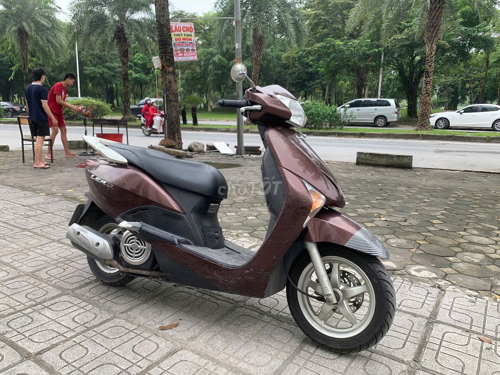 Скутер Honda Lead, коричневый