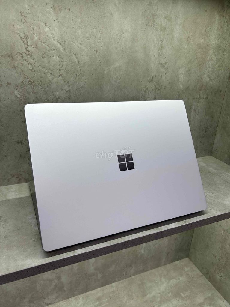 Surface Laptop 2 i5-8350U màn 2K cảm ứng siêu nét. Mua bán Laptop tại Quận Tân Bình Tp Hồ Chí Minh được đăng bởi Laptop YG hình 1